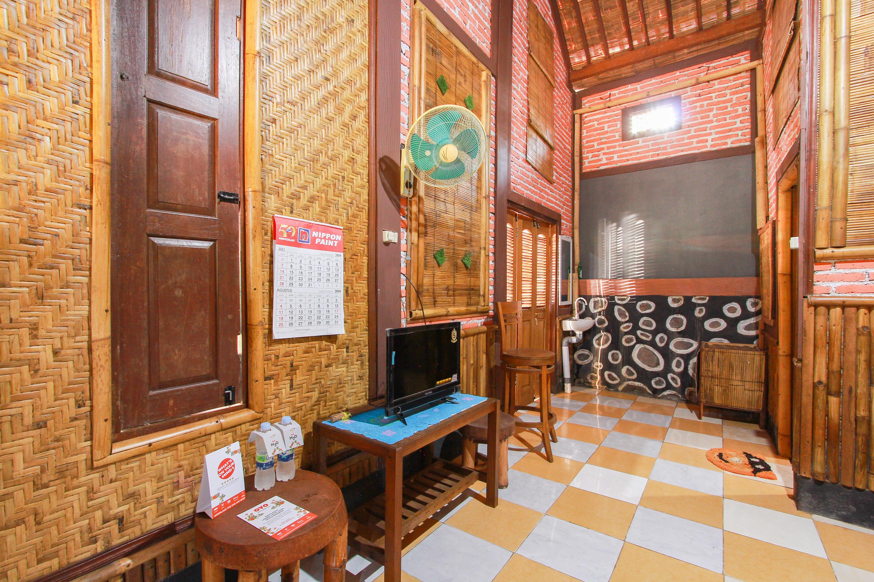 Reddoorz Syariah At Banyu Asem Banyuwangi Hotell Banyuwangi  Exteriör bild