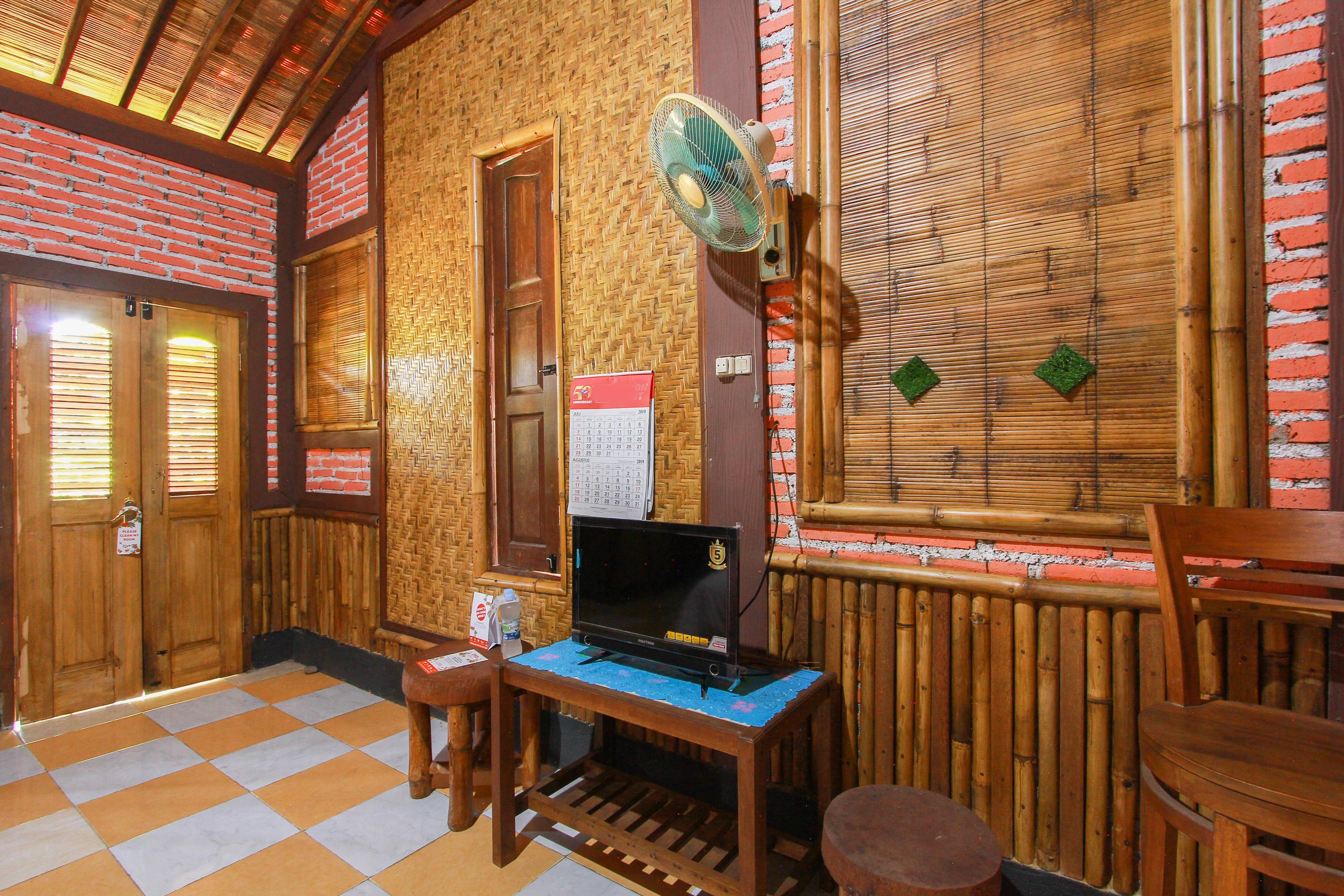 Reddoorz Syariah At Banyu Asem Banyuwangi Hotell Banyuwangi  Exteriör bild