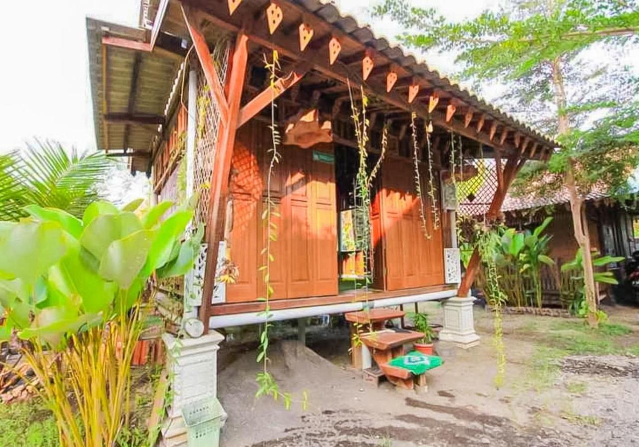 Reddoorz Syariah At Banyu Asem Banyuwangi Hotell Banyuwangi  Exteriör bild