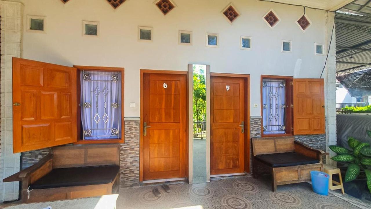 Reddoorz Syariah At Banyu Asem Banyuwangi Hotell Banyuwangi  Exteriör bild