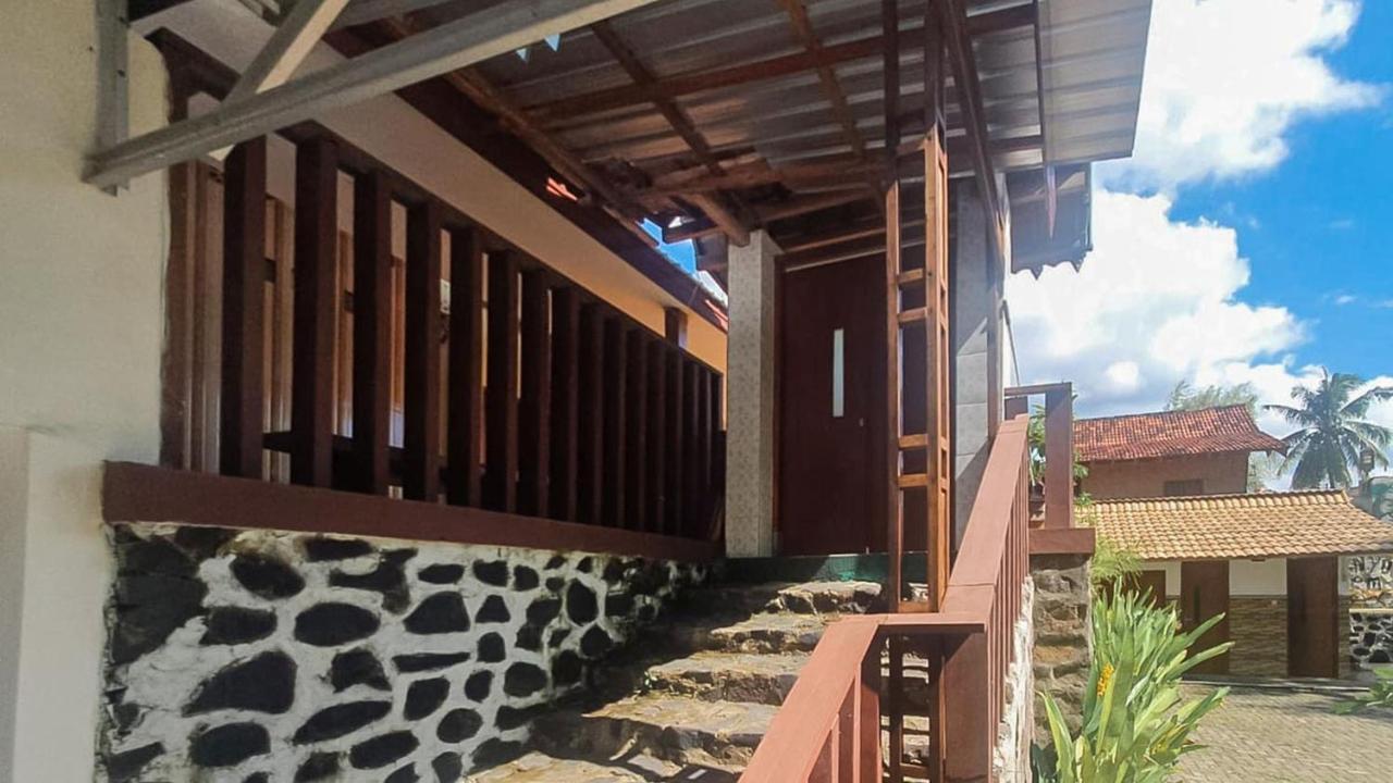 Reddoorz Syariah At Banyu Asem Banyuwangi Hotell Banyuwangi  Exteriör bild