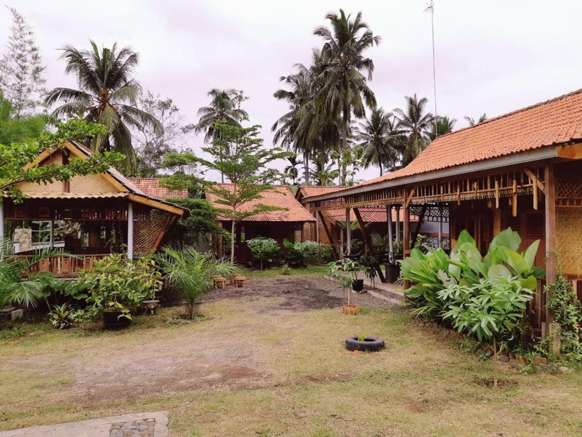 Reddoorz Syariah At Banyu Asem Banyuwangi Hotell Banyuwangi  Exteriör bild